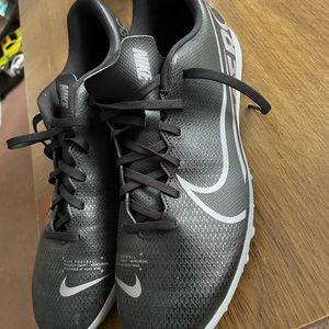 Men’s 10.5 Nike shoes